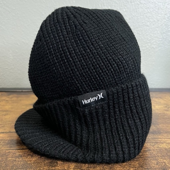 Hurley Black Cable Knit Caylin Beanie Cap With Hat Brim Visor NWT - Picture 1 of 5